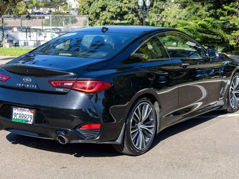Used 2019 INFINITI Q60 3.0t Luxe w/ Essential Package image 12
