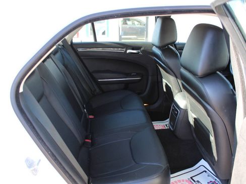 Used 2016 Chrysler 300 Limited AWD/4WD image 15