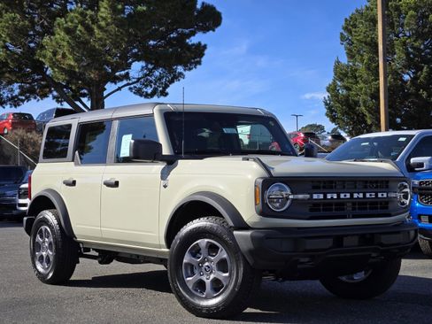 New 2025 Ford Bronco Big Bend image 2