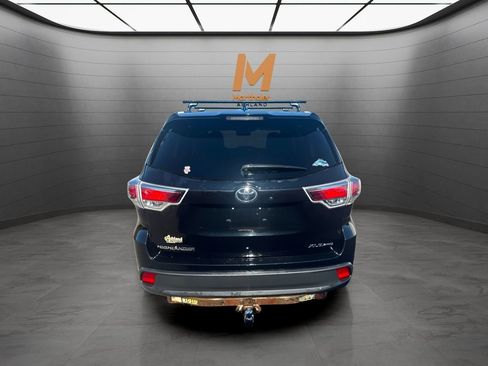 Used 2016 Toyota Highlander XLE AWD/4WD image 4