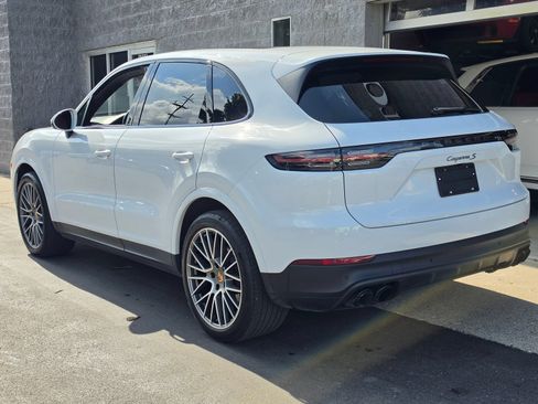Used 2023 Porsche Cayenne S Platinum AWD/4WD image 4
