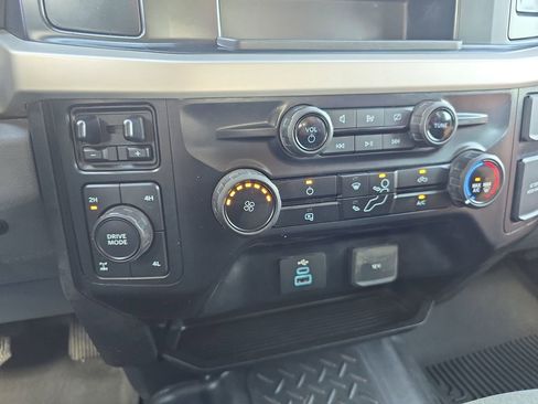 Used 2024 Ford F250 XLT w/ FX4 Off-Road Package AWD/4WD image 24