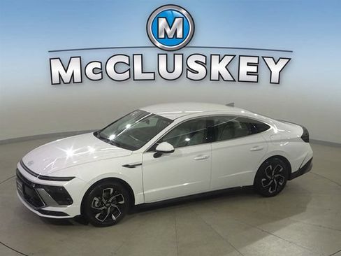 Used 2025 Hyundai Sonata SEL FWD image 1