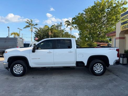 Used 2023 Chevrolet Silverado 2500 LT w/ Convenience Package AWD/4WD image 2