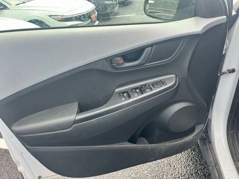 Used 2019 Hyundai Kona SE FWD image 11