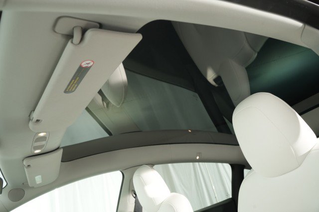 Used 2023 Tesla Model Y Performance AWD/4WD image 19
