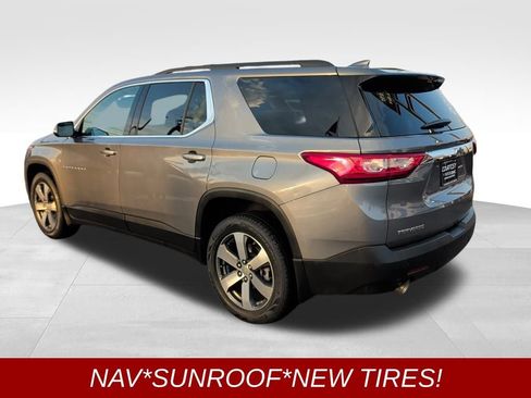Used 2020 Chevrolet Traverse LT w/ LT Premium Package image 5