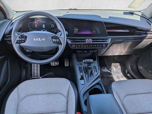 Used 2023 Kia Niro SX Touring FWD image 24