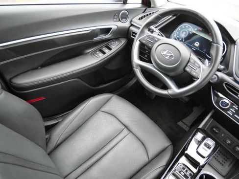 Used 2023 Hyundai Sonata Limited image 9