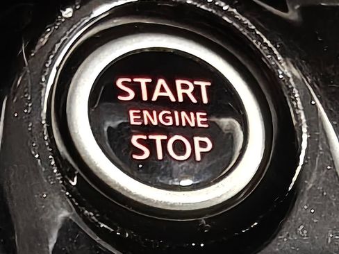 Used 2024 Nissan Versa SV FWD image 9