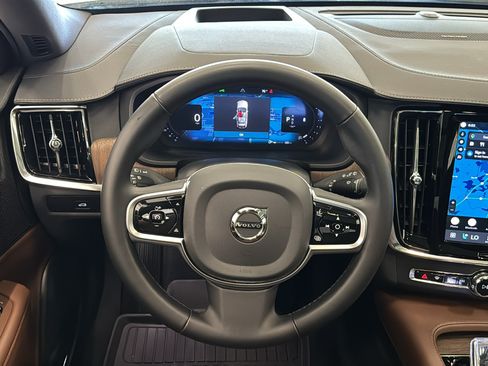 Certified 2025 Volvo V90 B6 Cross Country Ultra w/ Protection Package Premier AWD/4WD image 12