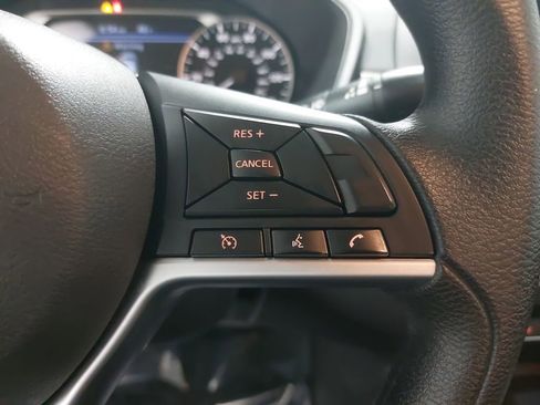 Used 2024 Nissan Altima 2.5 SV image 17