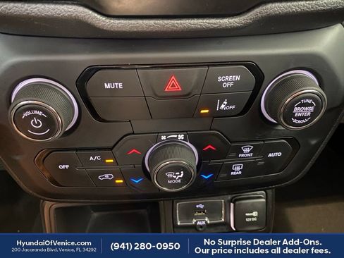 Used 2021 Jeep Renegade Latitude FWD image 26