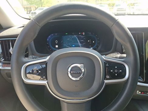Used 2025 Volvo V60 B5 Cross Country Plus AWD/4WD image 21