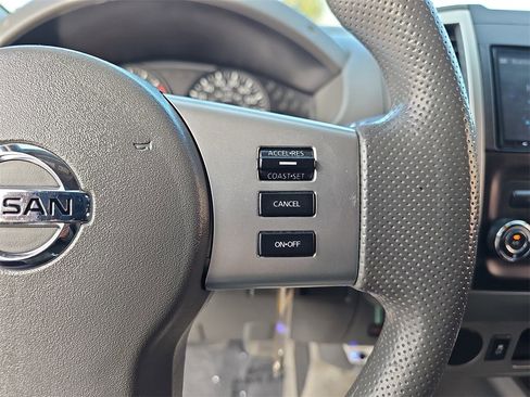 Used 2018 Nissan Frontier SV image 17