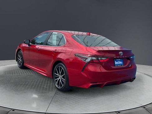 Used 2023 Toyota Camry SE AWD/4WD image 3