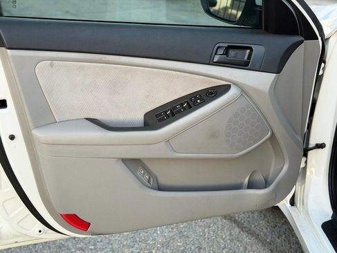 Used 2011 Kia Optima LX image 11