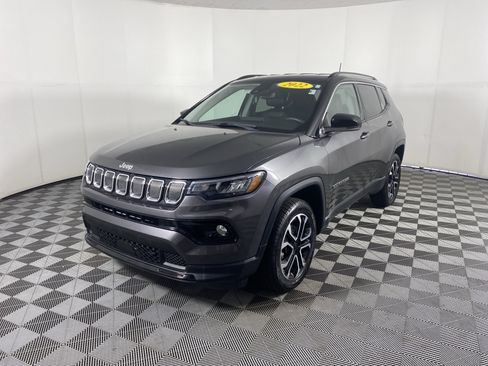 Used 2022 Jeep Compass Limited AWD/4WD image 11
