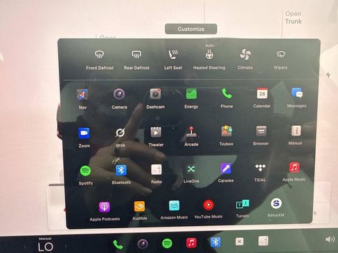 Used 2022 Tesla Model Y Long Range image 30