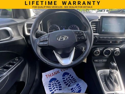 Used 2022 Hyundai Venue SEL w/ Cargo Package FWD image 5