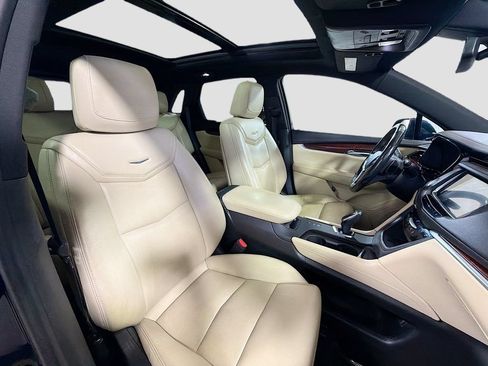 Used 2017 Cadillac XT5 Luxury w/ Driver Awareness Package AWD/4WD image 31