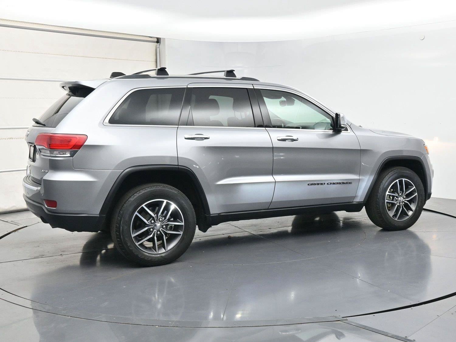 Used 2018 Jeep Grand Cherokee Limited AWD/4WD image 27