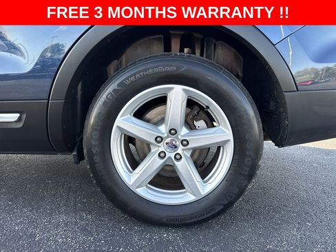 Used 2017 Ford Explorer XLT w/ Equipment Group 202A AWD/4WD image 44
