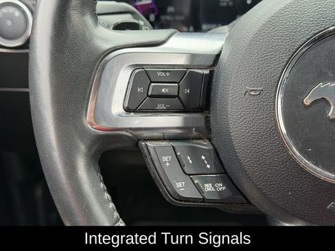 Used 2022 Ford Mustang Coupe RWD image 11