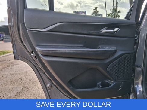 Used 2024 Jeep Grand Cherokee L Altitude RWD image 17
