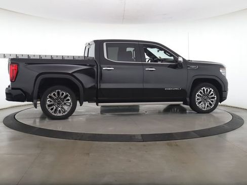 Used 2024 GMC Sierra 1500 Denali Ultimate AWD/4WD image 3