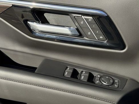 New 2026 Chevrolet Suburban LT w/ Comfort Package image 19