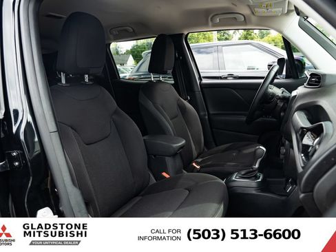 Used 2019 Jeep Renegade Altitude w/ Quick Order Package 2XM FWD image 25