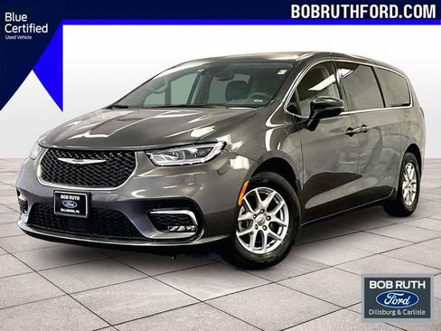 Used 2023 Chrysler Pacifica Touring-L FWD image 1