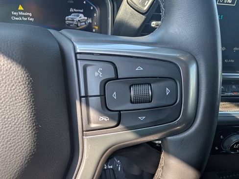 Used 2025 Chevrolet Silverado 1500 LT AWD/4WD image 13
