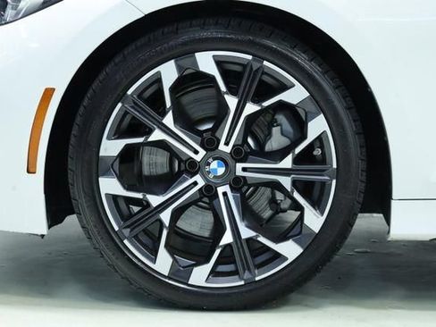 Used 2025 BMW 330i Sedan w/ M Sport Package RWD image 9