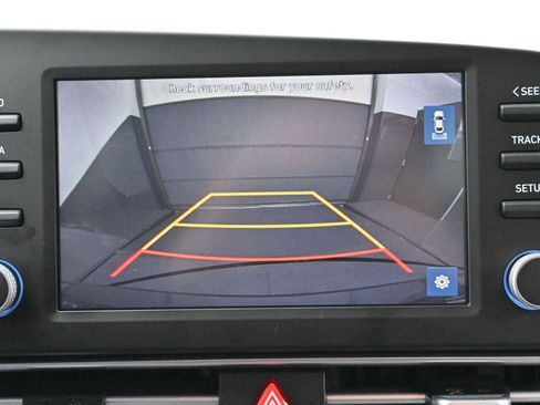 Used 2023 Hyundai Elantra SEL image 19