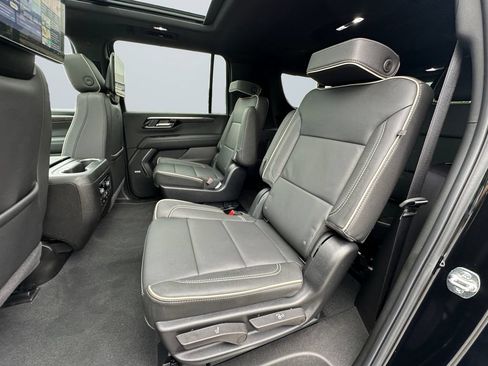 Used 2025 Chevrolet Suburban Premier AWD/4WD image 13
