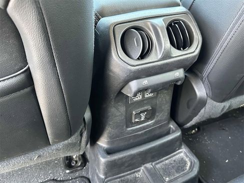 Used 2022 Jeep Wrangler Unlimited Sahara w/ Cold Weather Group image 15