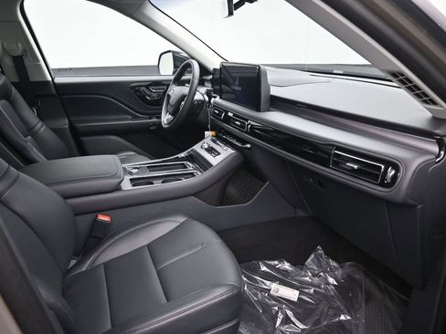 New 2025 Lincoln Aviator 2WD w/ Equipment Group 101A image 13