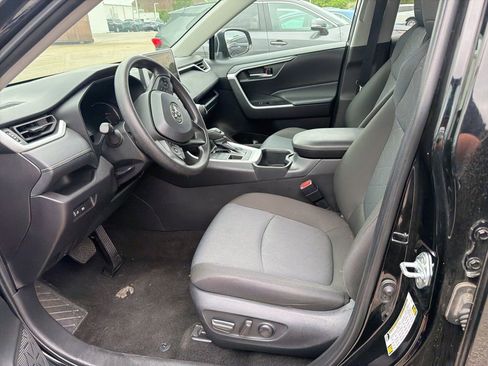 Used 2025 Toyota RAV4 XLE image 10