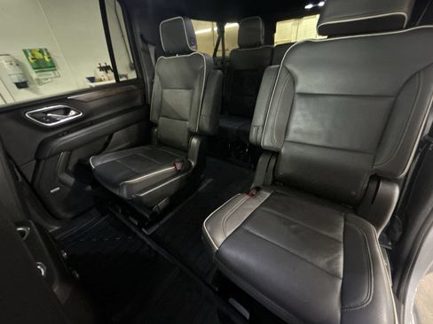 Used 2023 Chevrolet Suburban Premier RWD image 26