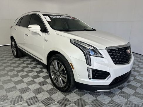 Used 2024 Cadillac XT5 Premium Luxury w/ Technology Package FWD image 2