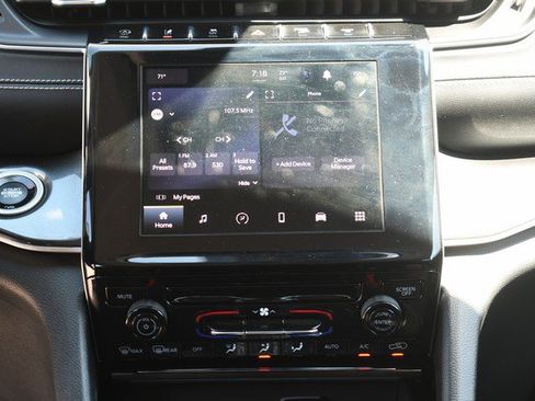 Used 2023 Jeep Grand Cherokee Laredo AWD/4WD image 19