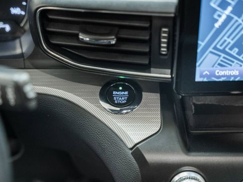 Certified 2020 Ford Explorer XLT w/ Equipment Group 202A image 31