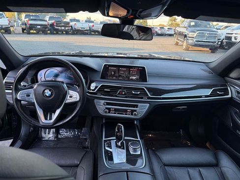 Used 2018 BMW 750i xDrive AWD/4WD image 31