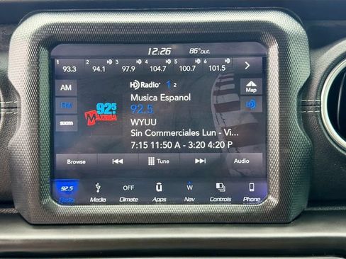 Used 2018 Jeep Wrangler Unlimited Sahara AWD/4WD image 15