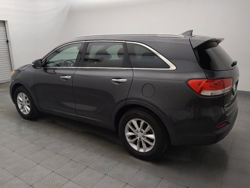 Used 2018 Kia Sorento FWD image 3