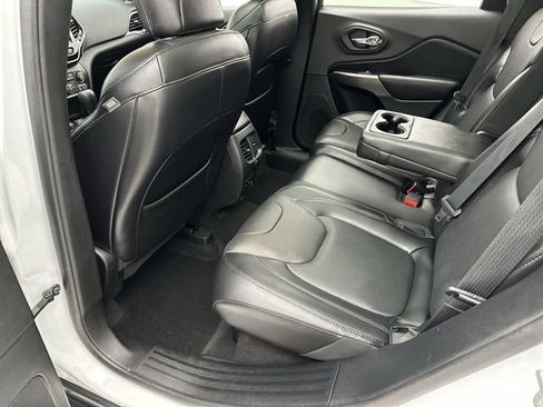 Used 2019 Jeep Cherokee Limited w/ Luxury Group AWD/4WD image 22