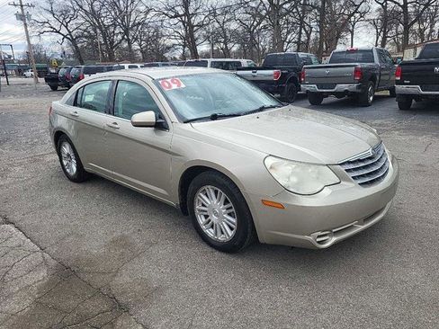 Used 2009 Chrysler Sebring Touring image 3