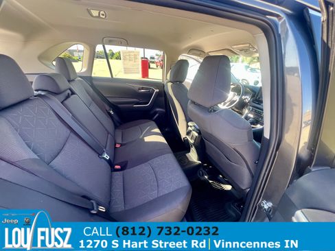 Used 2021 Toyota RAV4 XLE w/ XLE Grade Weather Package AWD/4WD image 20